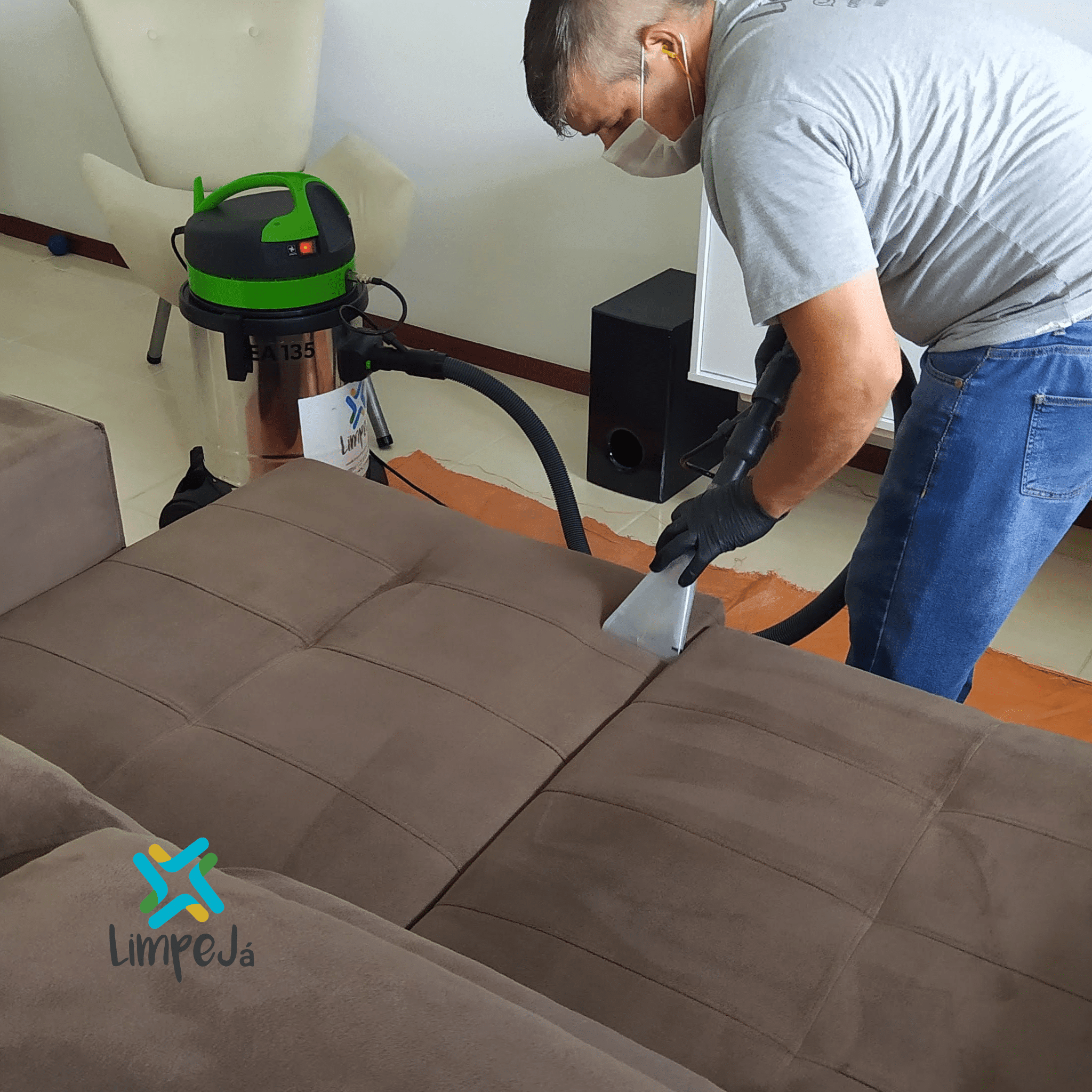 Limpeza profissional detalhada